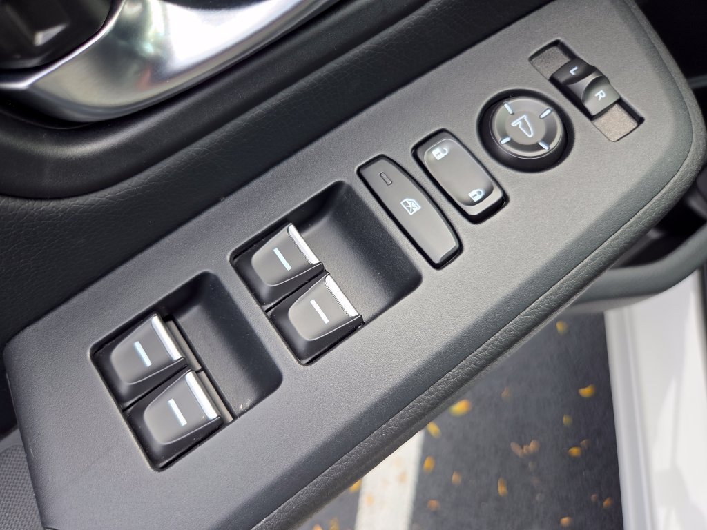 Certified 2025 Honda Pilot Touring image 36