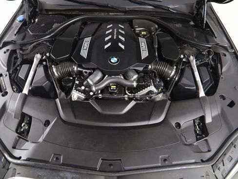 Used 2022 BMW 750i xDrive w/ M Sport Package image 69