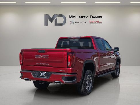 Used 2024 GMC Sierra 1500 AT4 w/ Technology Package AWD/4WD image 14