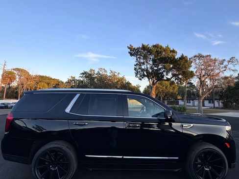 Used 2021 GMC Yukon SLT w/ Rear Media and Nav Package image 4