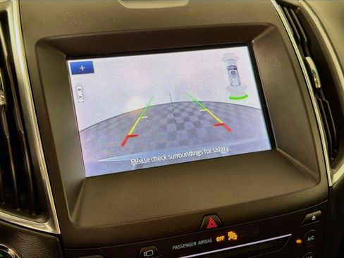 Used 2019 Ford Edge Titanium w/ Equipment Group 301A AWD/4WD image 21