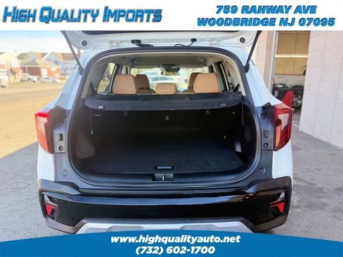 Used 2024 Kia Seltos SX AWD/4WD image 17