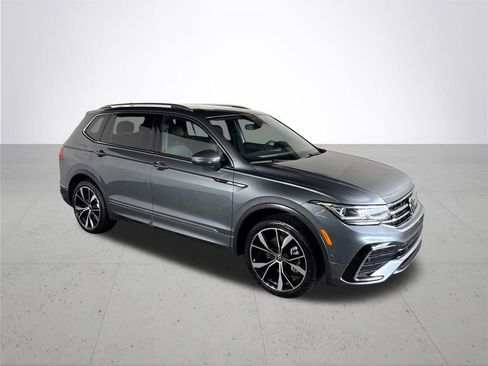 Used 2022 Volkswagen Tiguan SEL R-Line image 4