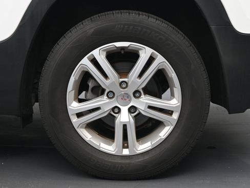 Used 2020 GMC Terrain SLE w/ Driver Convenience Package image 22