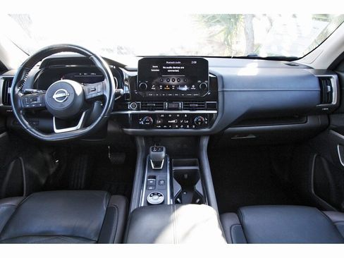 Certified 2023 Nissan Pathfinder Platinum image 9