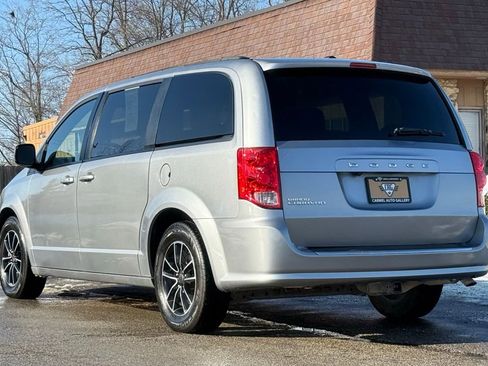 Used 2018 Dodge Grand Caravan GT FWD image 3