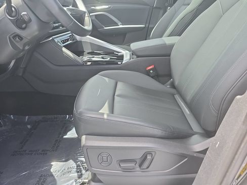 Certified 2025 Audi Q5 Premium w/ Convenience Package AWD/4WD image 21