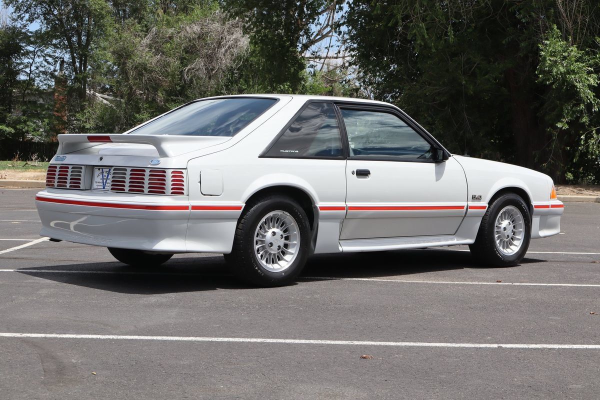 Used 1988 Ford Mustang GT RWD image 5