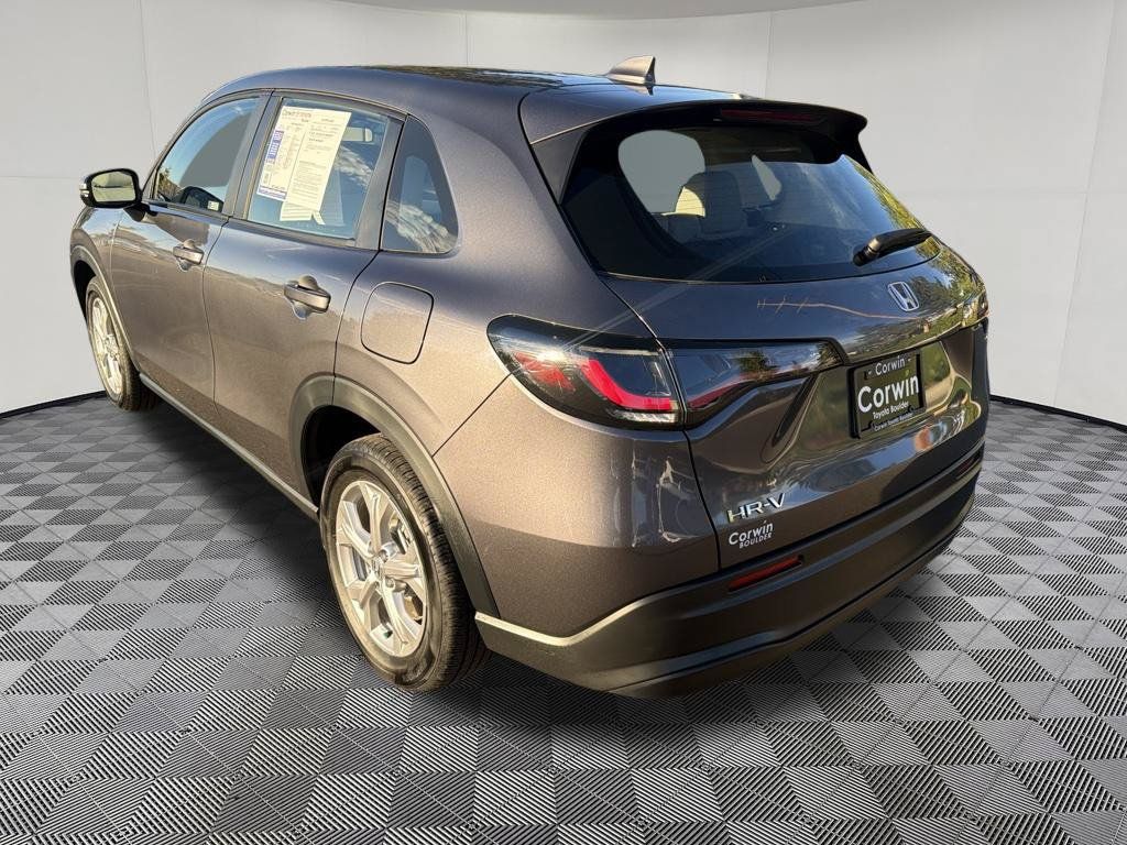 Used 2024 Honda HR-V LX image 5