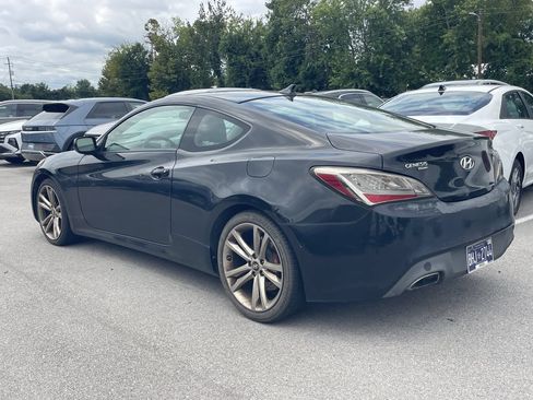 Used 2012 Hyundai Genesis 2.0T RWD image 6