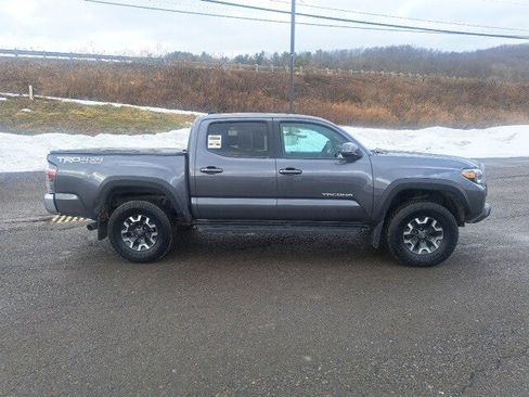 Used 2021 Toyota Tacoma TRD Off-Road image 4