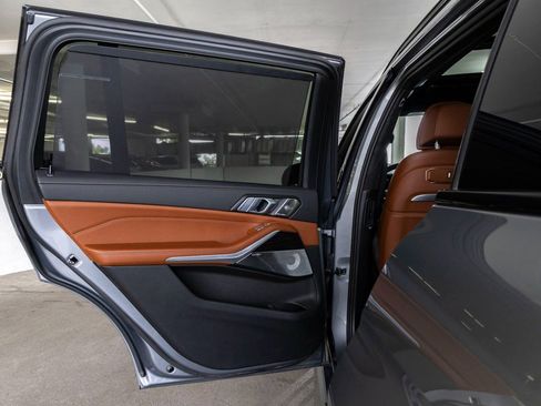 Certified 2025 BMW X7 M60i image 24