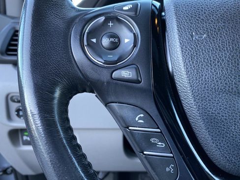 Used 2017 Honda Pilot Touring image 20