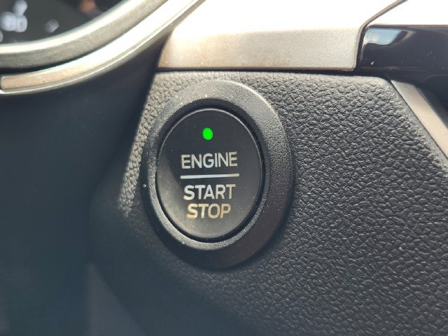 Used 2022 Ford Escape SEL FWD image 21