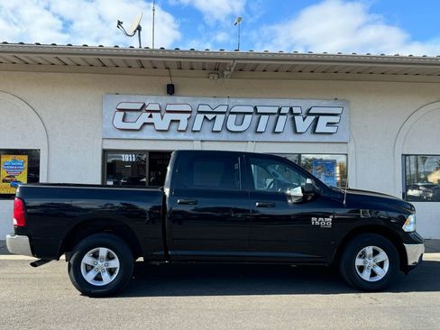 Used 2023 RAM 1500 Classic SLT w/ Trailer & Traction Group image 3