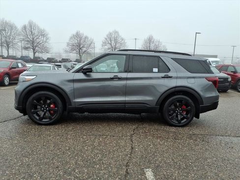 Used 2023 Ford Explorer ST w/ Equipment Group 401A image 2