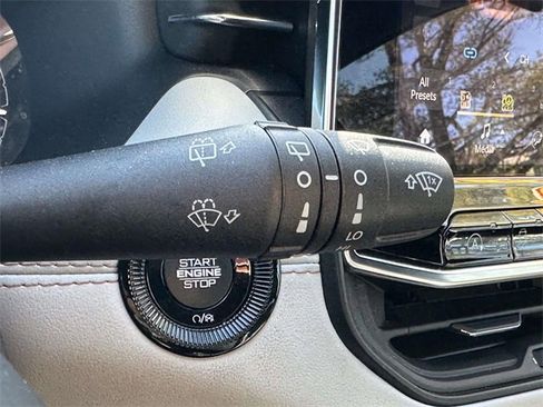 Certified 2024 Jeep Compass Limited image 40