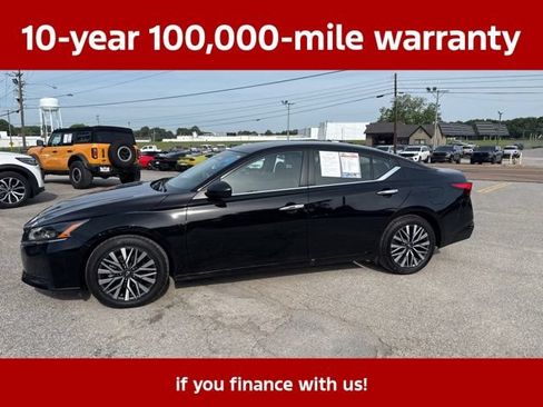 Used 2025 Nissan Altima 2.5 SV FWD image 2