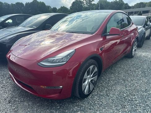 Used 2021 Tesla Model Y Long Range AWD/4WD image 1