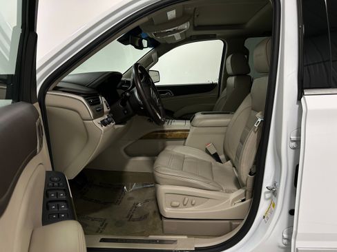 Used 2017 GMC Yukon XL Denali image 4