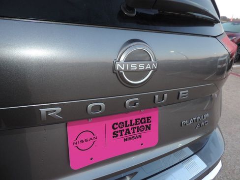 New 2026 Nissan Rogue Platinum w/ Platinum Premium Package image 18