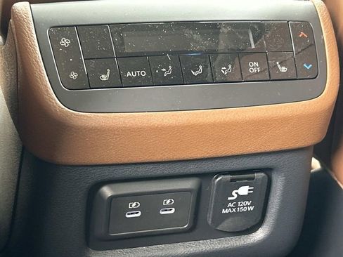 New 2026 Nissan Pathfinder Platinum w/ Lighting Package FWD image 22
