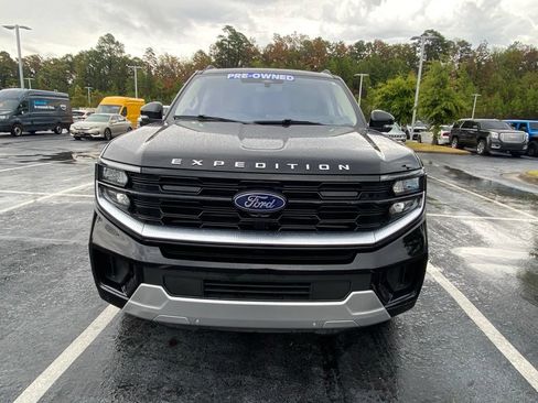 Certified 2025 Ford Expedition Platinum AWD/4WD image 2
