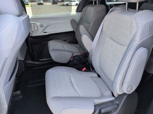 Certified 2025 Toyota Sienna LE FWD image 14