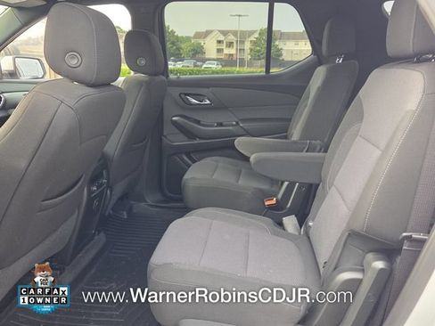 Used 2023 Chevrolet Traverse LT FWD image 6