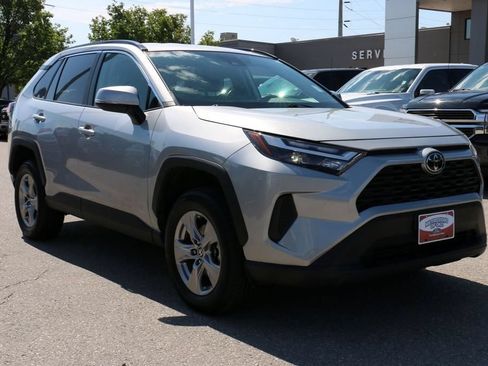 Used 2025 Toyota RAV4 XLE AWD/4WD image 4