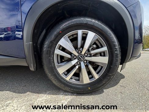 Used 2023 Nissan Pathfinder SL AWD/4WD image 21