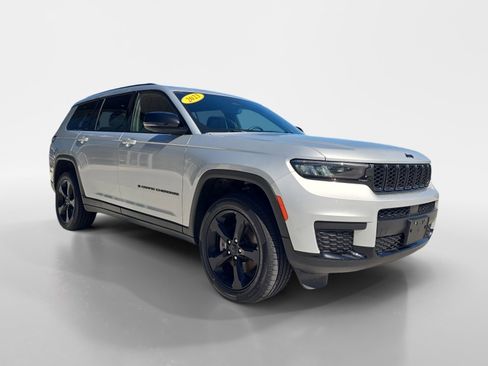 Used 2023 Jeep Grand Cherokee L Altitude image 1
