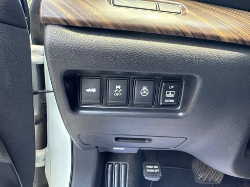 Used 2016 Nissan Maxima Platinum FWD image 20
