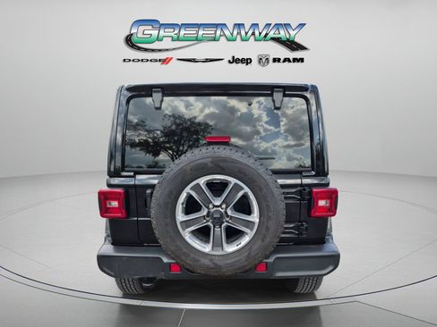 Used 2022 Jeep Wrangler Unlimited Sahara w/ LED Lighting Group AWD/4WD image 2