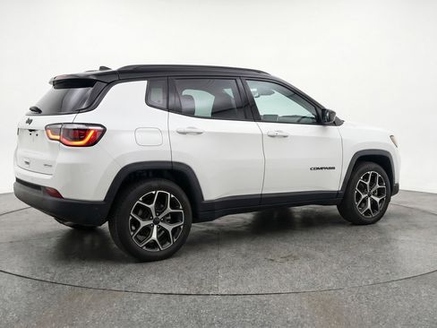 Used 2025 Jeep Compass Limited AWD/4WD image 9