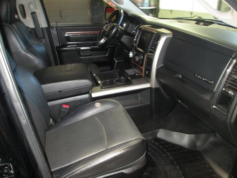 Used 2013 RAM 1500 Laramie w/ Convenience Group AWD/4WD image 14