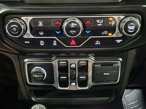 Used 2021 Jeep Wrangler Unlimited Sport AWD/4WD image 37
