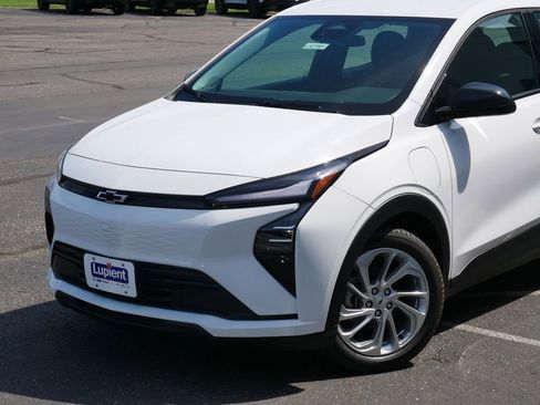 New 2027 Chevrolet Bolt LT w/ Comfort Package FWD image 27