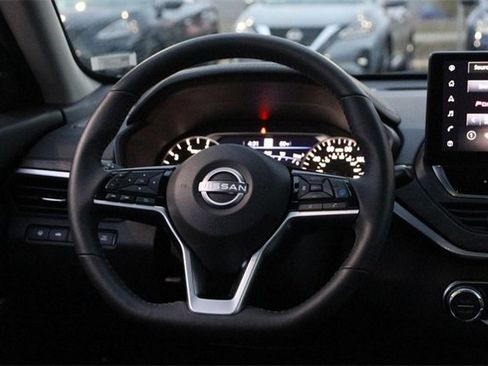 Certified 2025 Nissan Altima 2.5 SL image 22