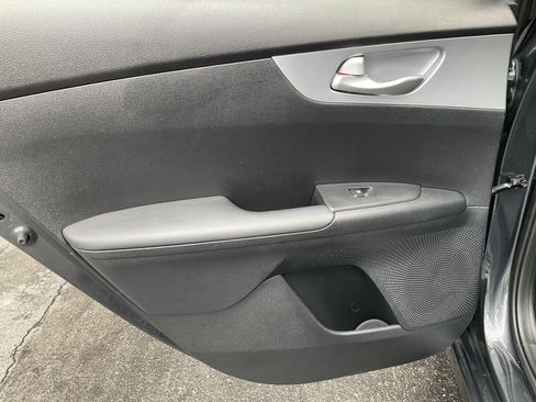 Used 2024 Kia Forte LXS w/ LXS Technology Package FWD image 31
