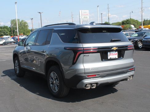 New 2027 Chevrolet Traverse LT w/ Enhanced Driving Package FWD image 5