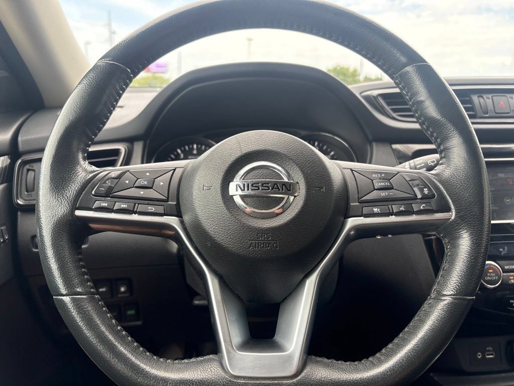 Used 2018 Nissan Rogue SL FWD image 16