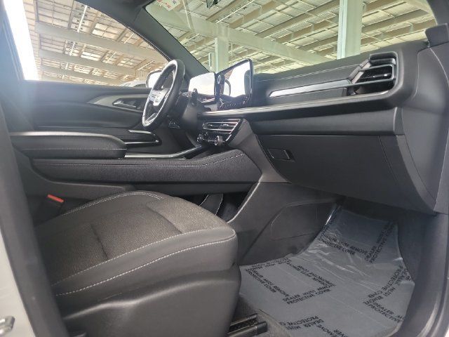 Used 2024 Chevrolet Traverse LS FWD image 21