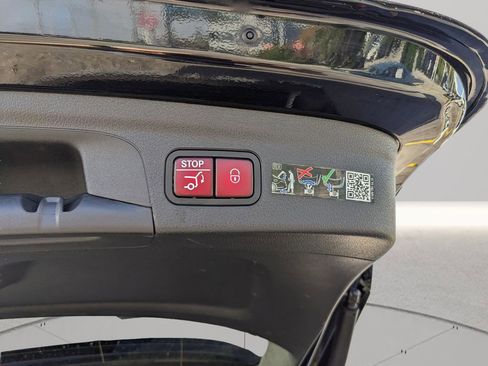 Used 2025 Mercedes-Benz GLE 350 4MATIC image 10