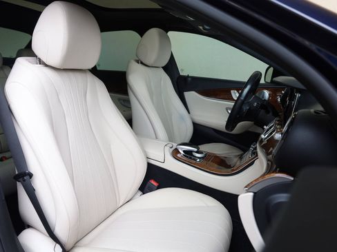 Used 2019 Mercedes-Benz E 300 4MATIC image 31