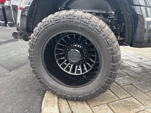 Used 2026 Ford F450 Platinum w/ FX4 Off-Road Package image 10