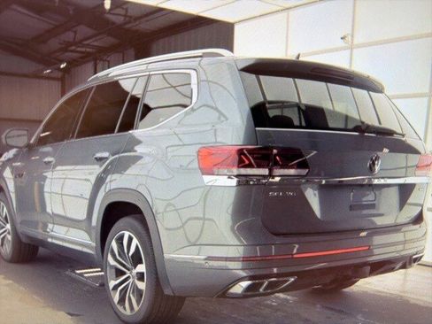 Used 2023 Volkswagen Atlas SEL Premium image 4