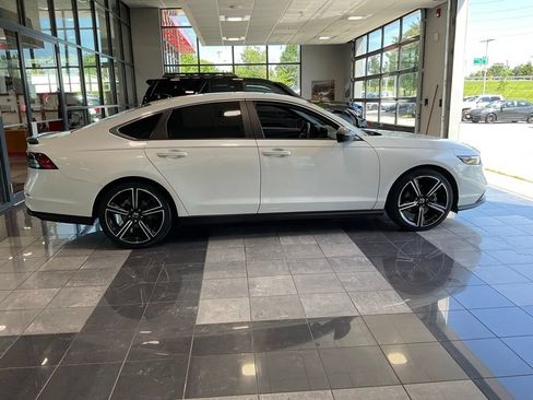 Used 2025 Honda Accord Sport image 6