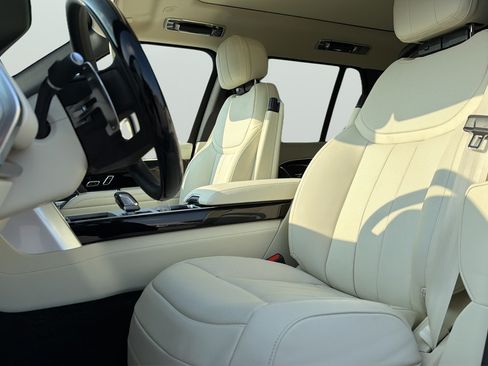 Used 2026 Land Rover Range Rover SE AWD/4WD image 19