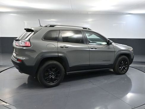 Used 2019 Jeep Cherokee Trailhawk w/ Comfort/Convenience Group AWD/4WD image 4